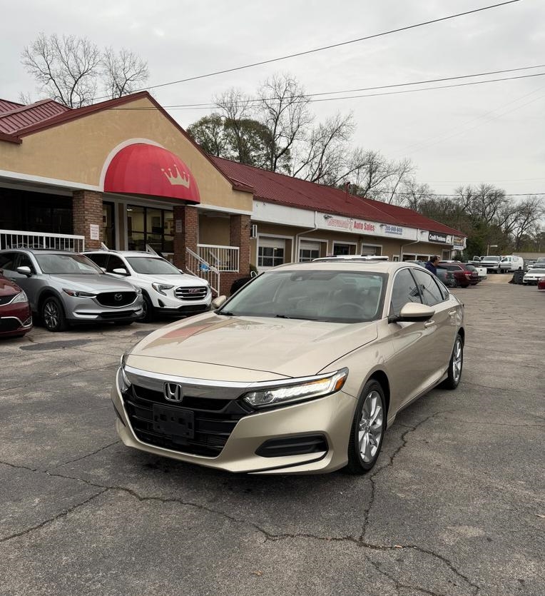 2019 Honda Accord LX's photo