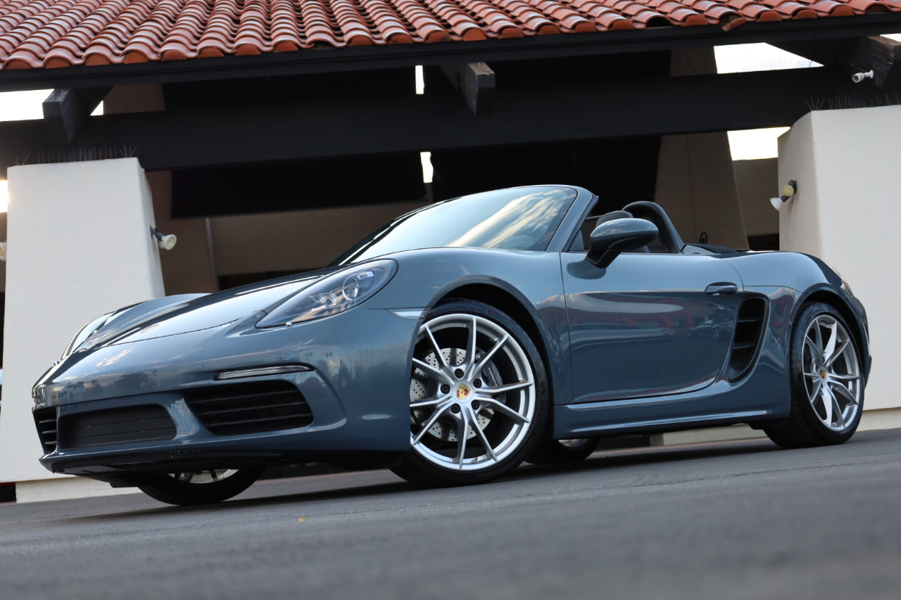 2017 Porsche Boxster Base photo 2