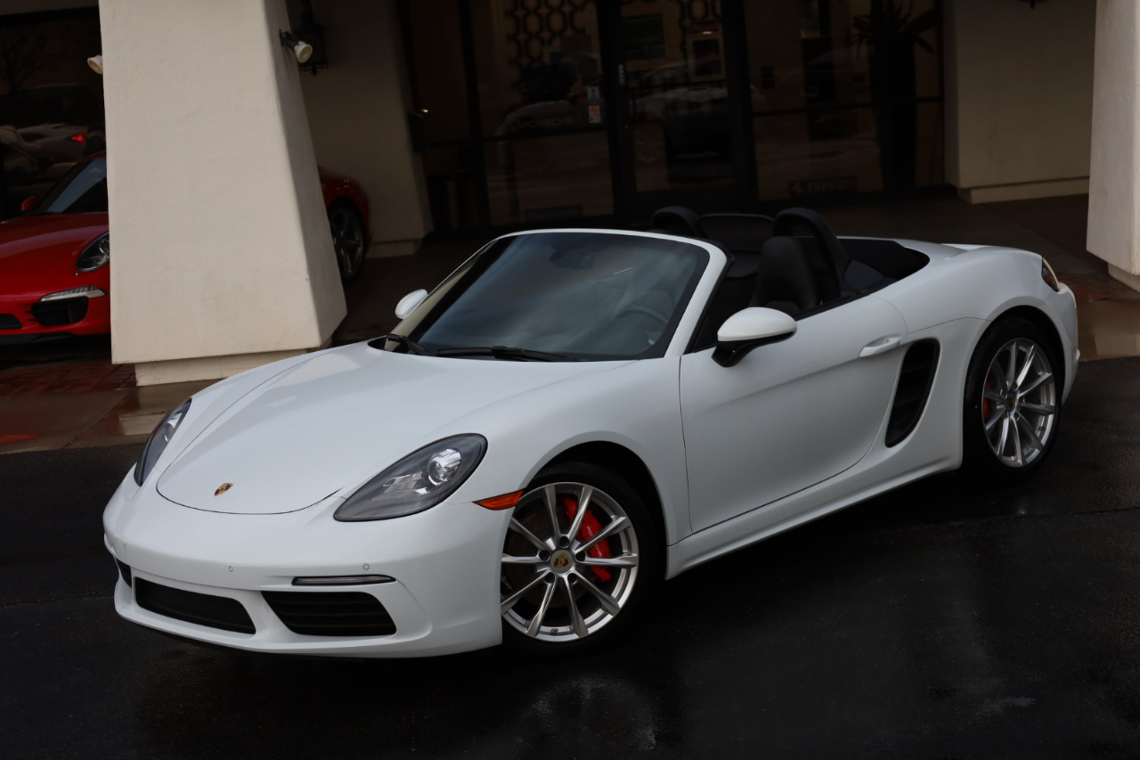2017 Porsche Boxster S photo 4