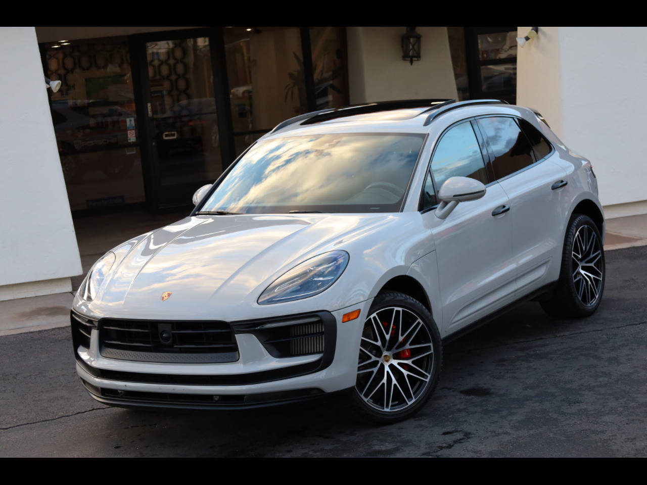 2023 Porsche Macan S