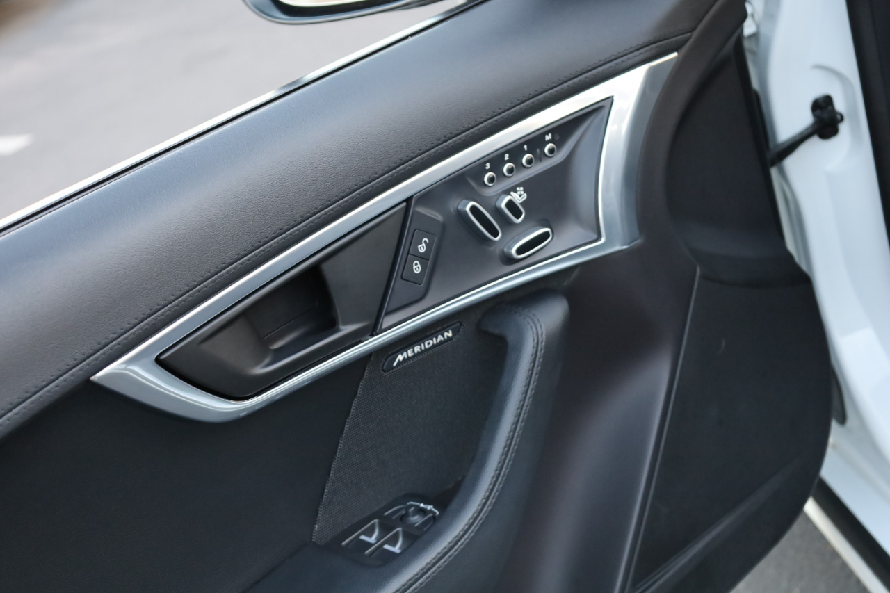 Jaguar F-Type P300 Convertible 2020