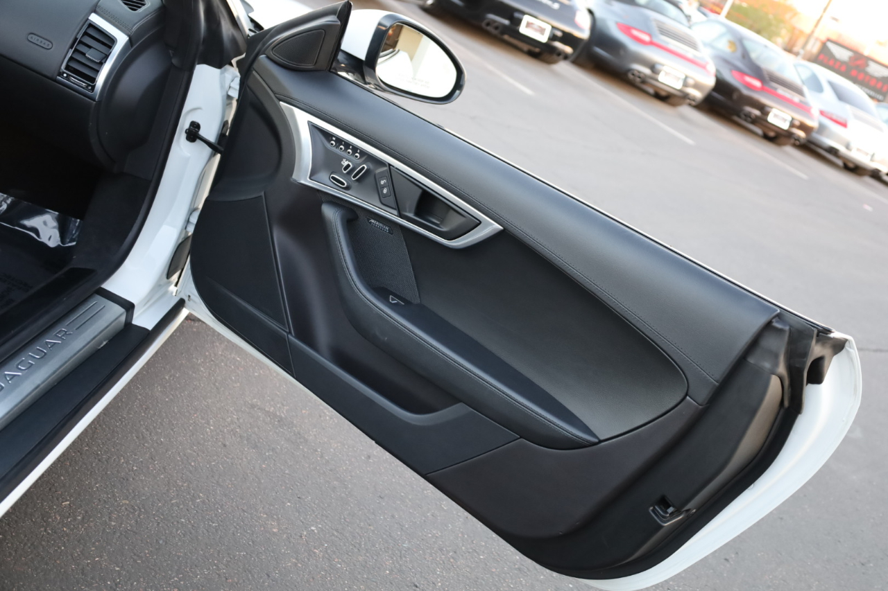 Jaguar F-Type P300 Convertible 2020