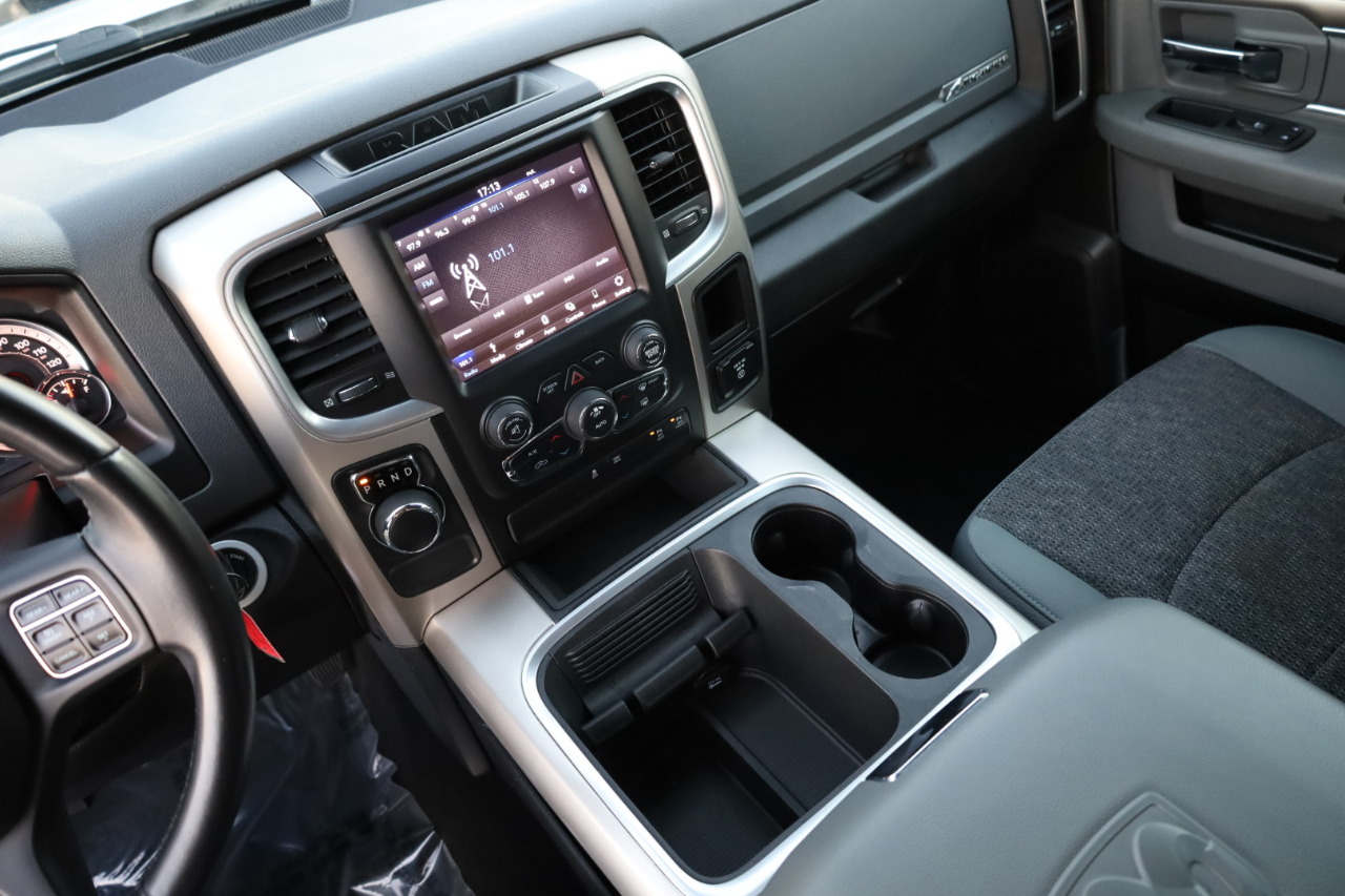 RAM 1500 Classic Big Horn 4x2 Crew Cab 5'7" Box 2019