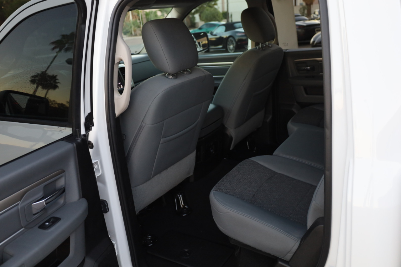 RAM 1500 Classic Big Horn 4x2 Crew Cab 5'7" Box 2019