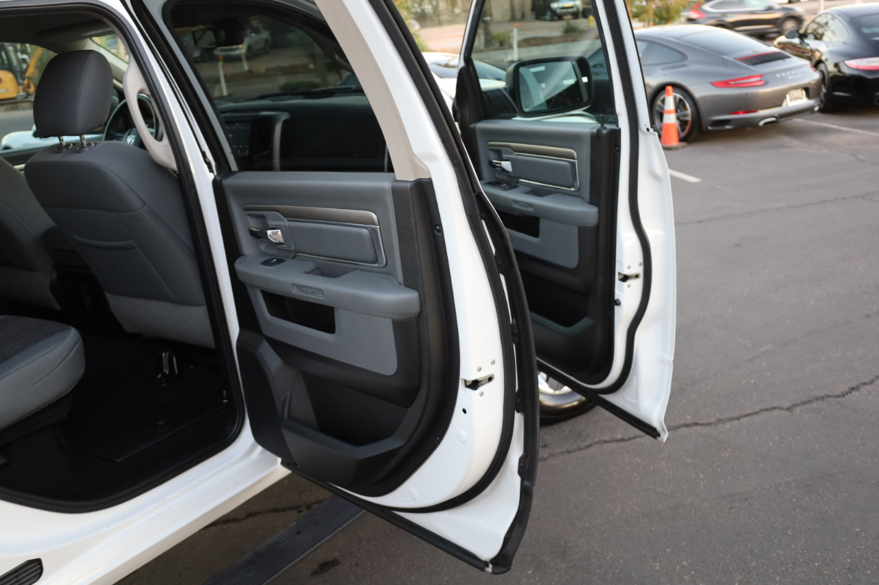 RAM 1500 Classic Big Horn 4x2 Crew Cab 5'7" Box 2019