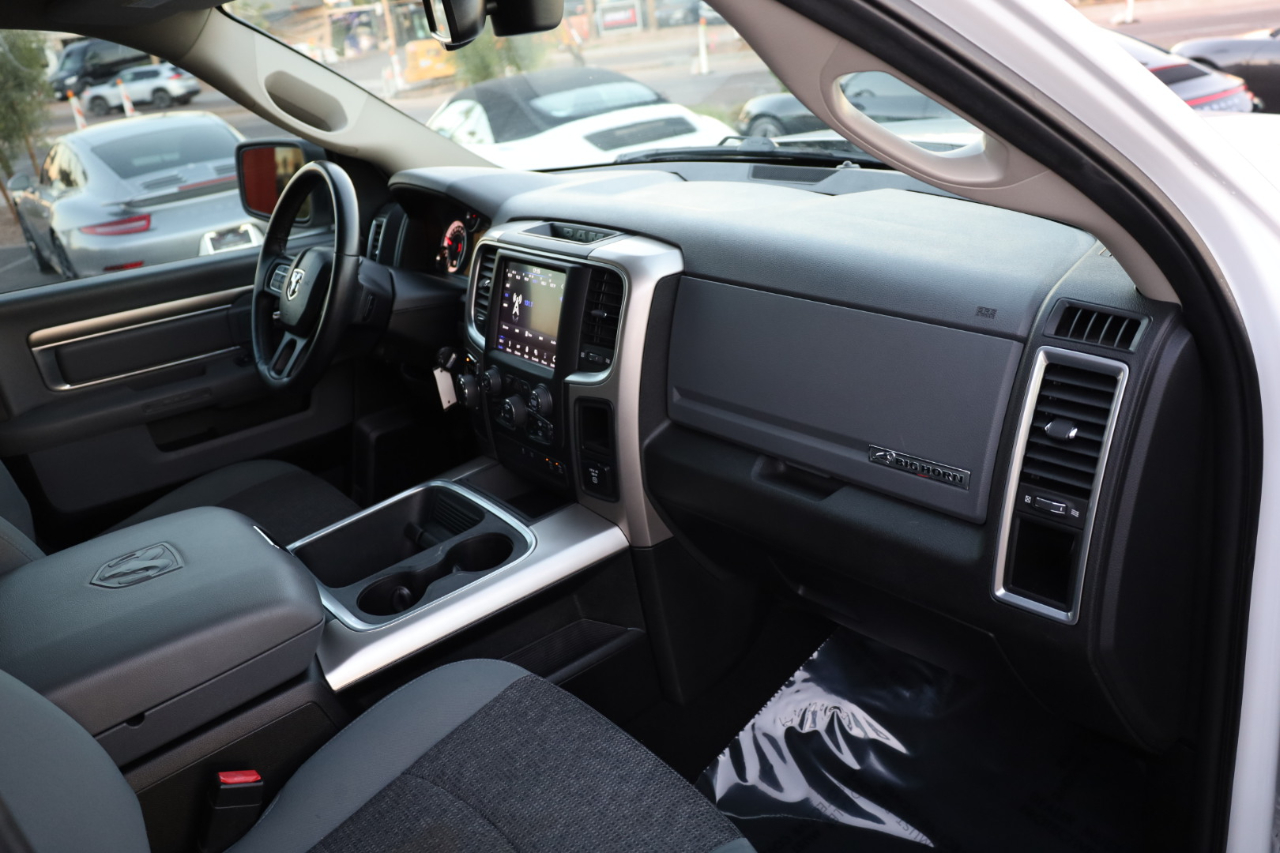 RAM 1500 Classic Big Horn 4x2 Crew Cab 5'7" Box 2019