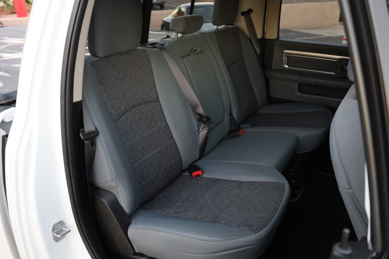 RAM 1500 Classic Big Horn 4x2 Crew Cab 5'7" Box 2019