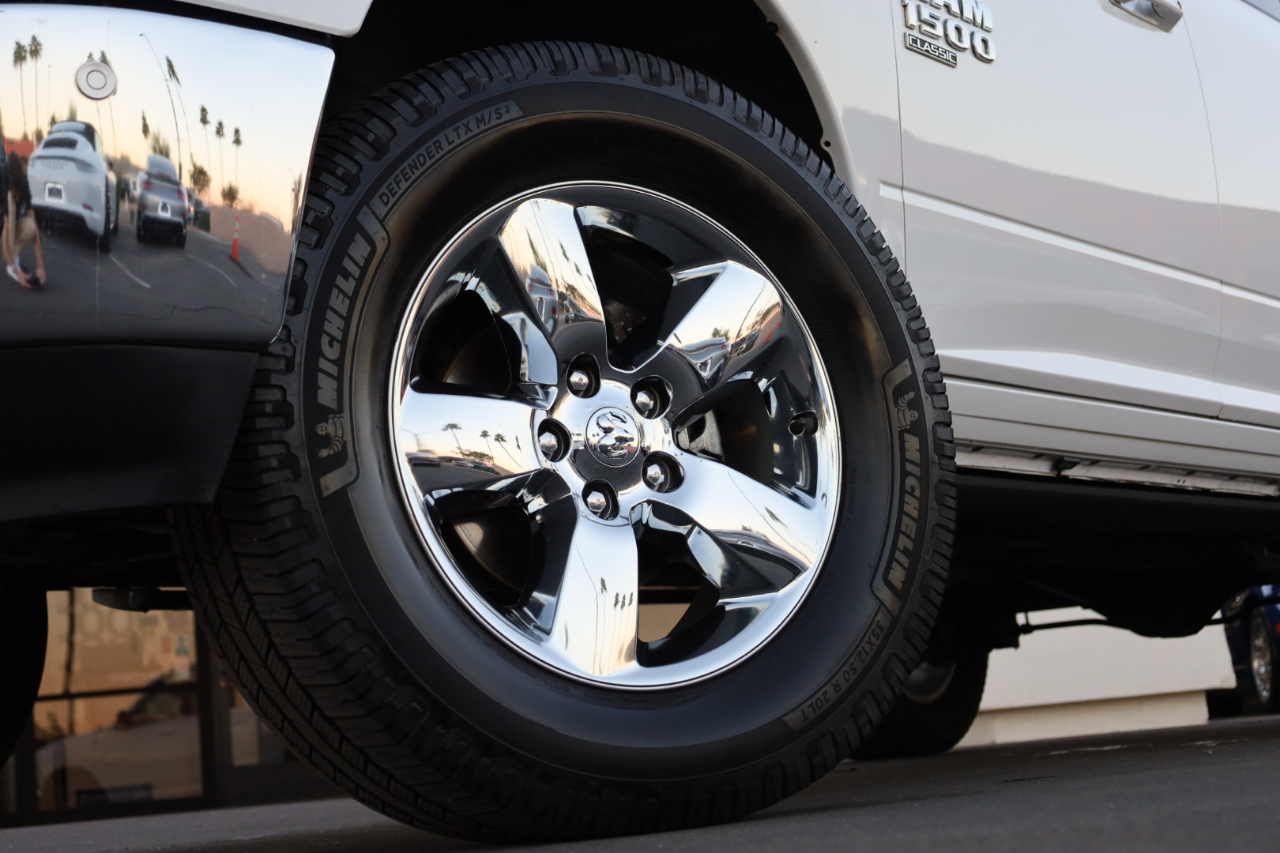 RAM 1500 Classic Big Horn 4x2 Crew Cab 5'7" Box 2019