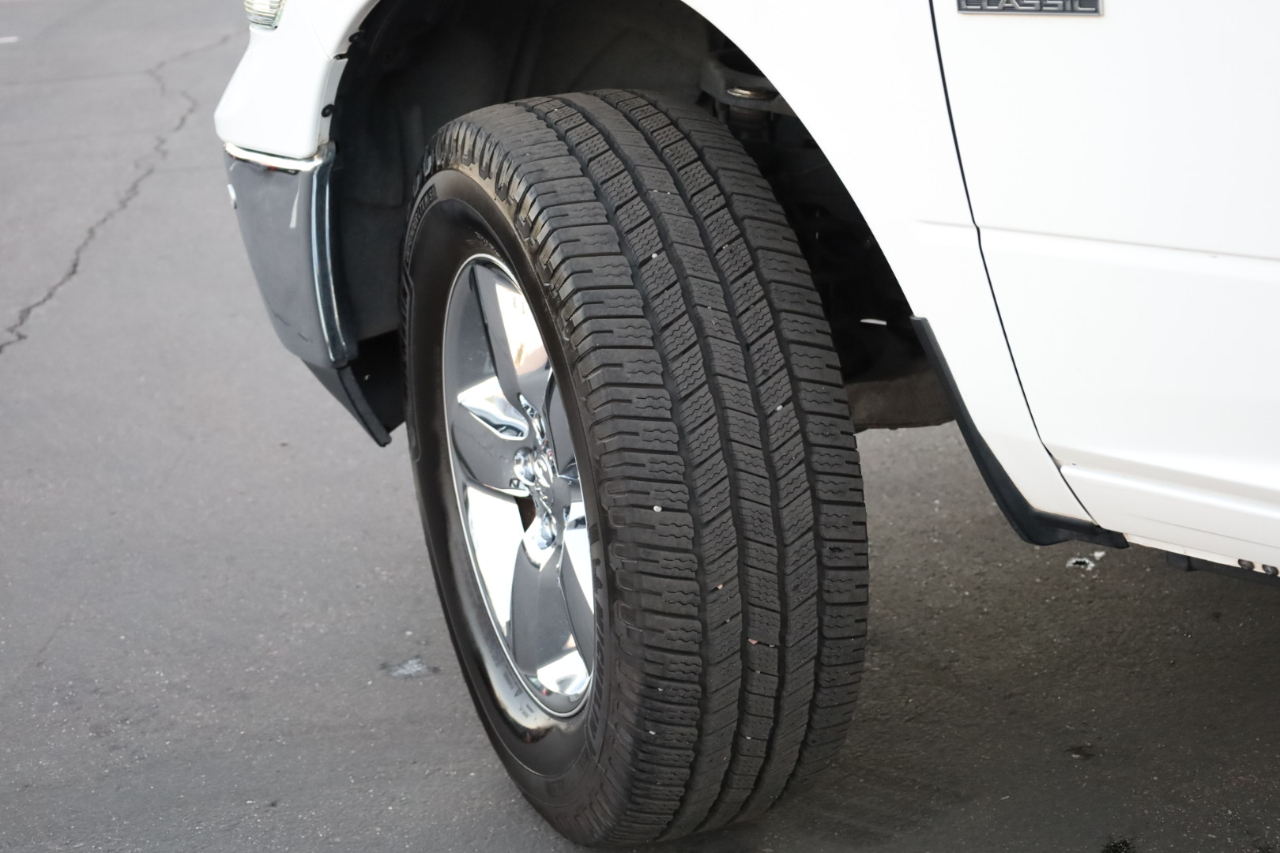 RAM 1500 Classic Big Horn 4x2 Crew Cab 5'7" Box 2019