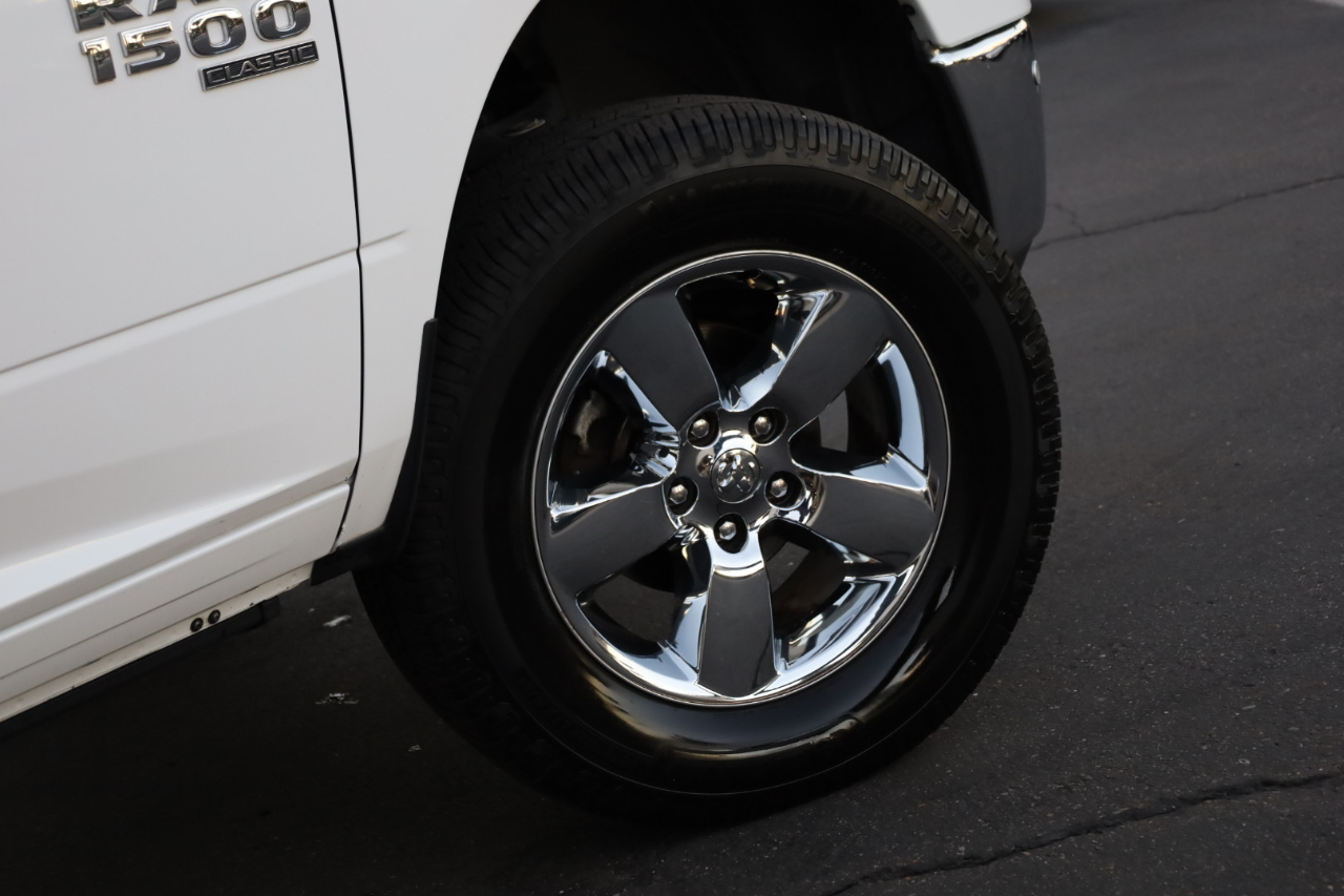 RAM 1500 Classic Big Horn 4x2 Crew Cab 5'7" Box 2019