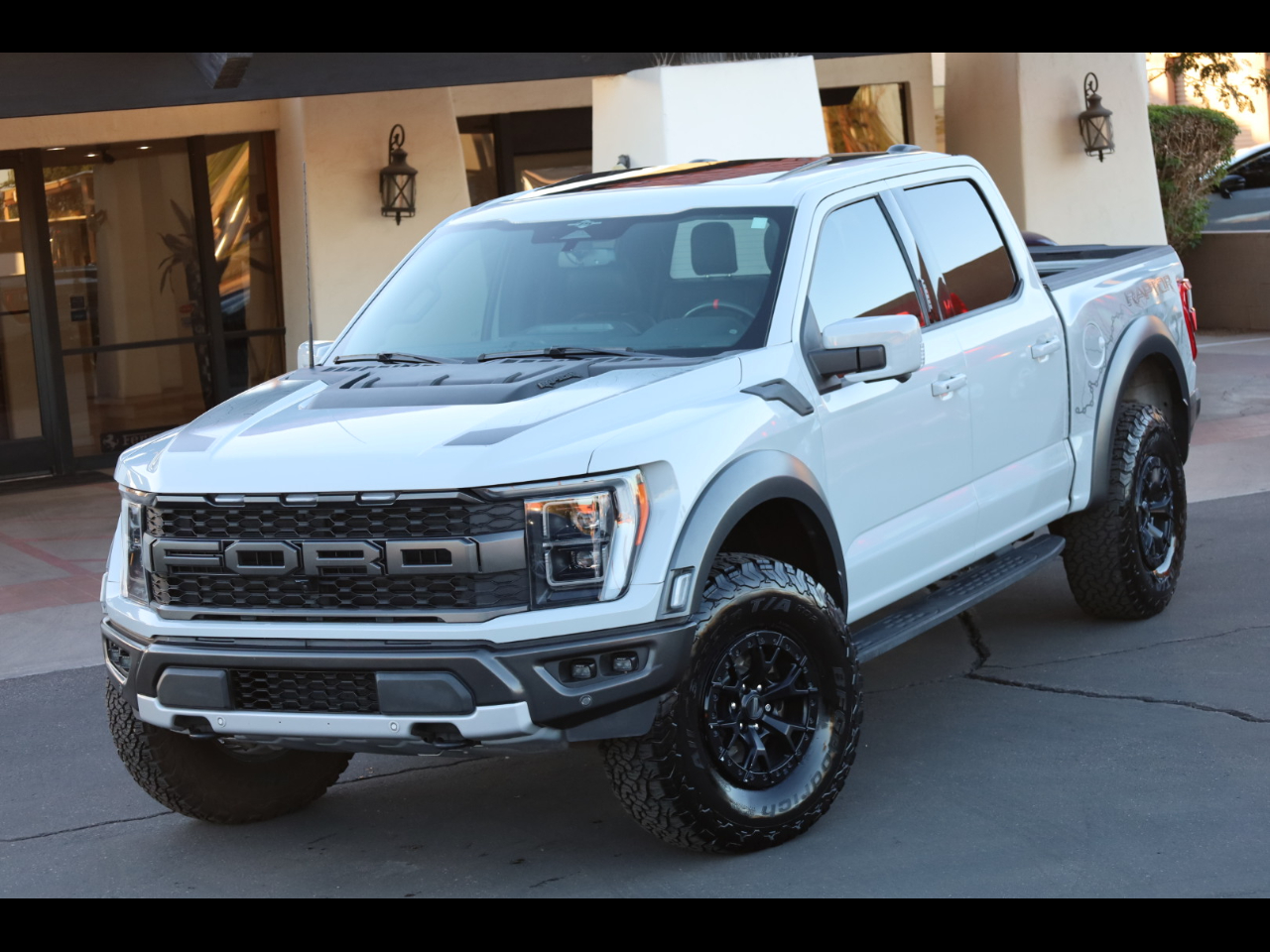 2023 Ford F-150 Raptor SuperCrew 4WD