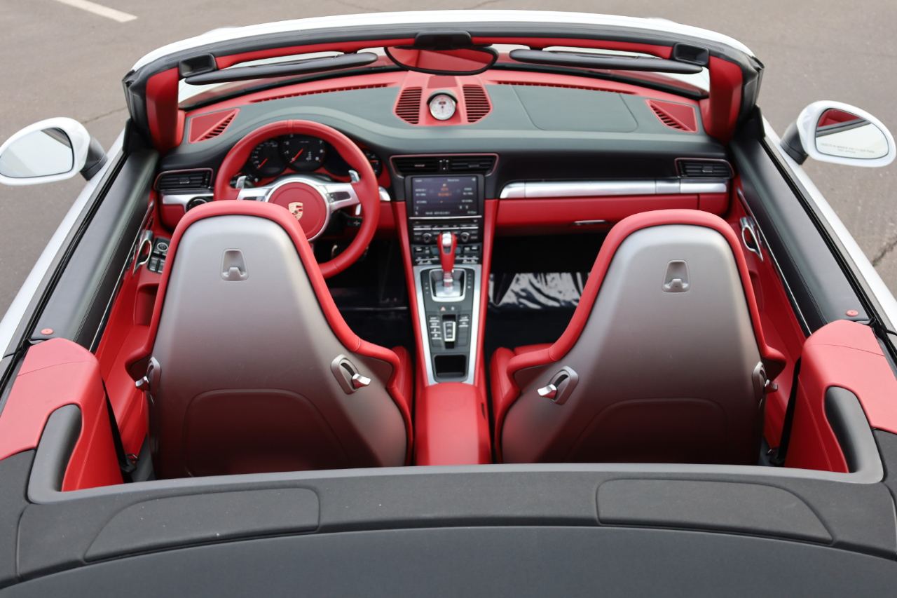 Porsche 911 Carrera S Cabriolet 2013