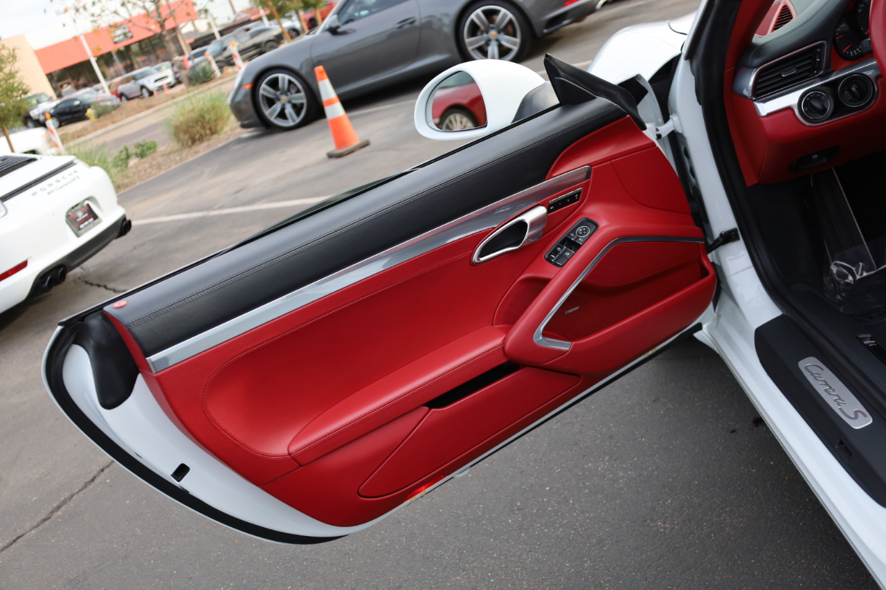 Porsche 911 Carrera S Cabriolet 2013