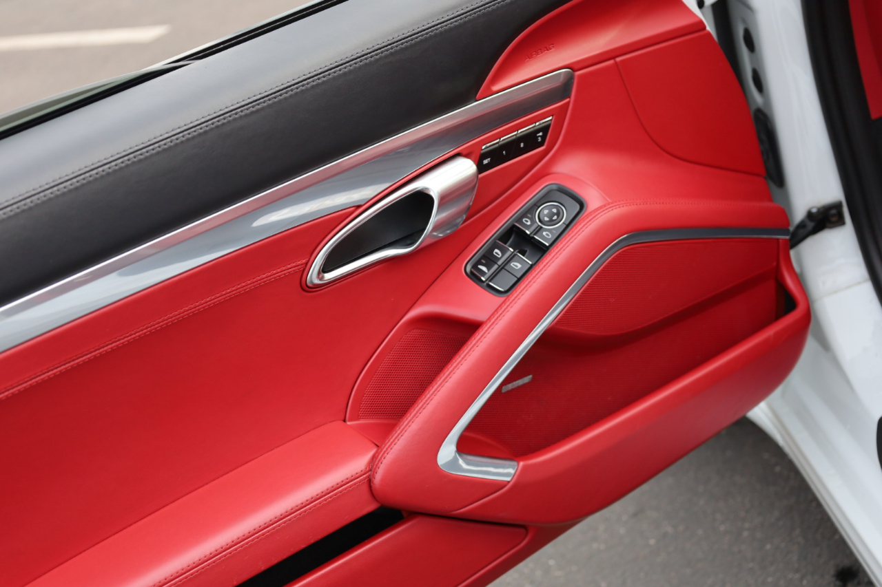 Porsche 911 Carrera S Cabriolet 2013