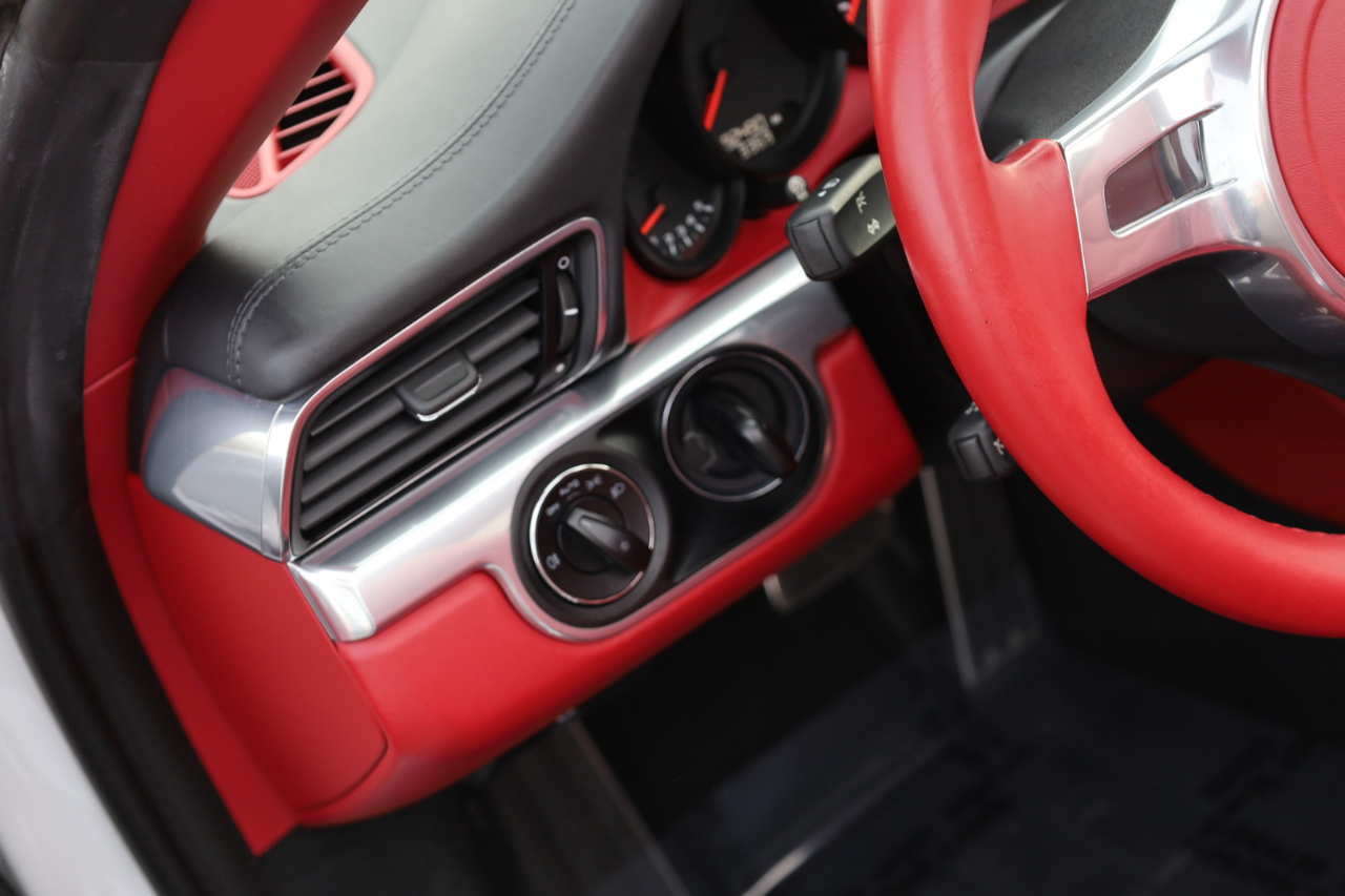 Porsche 911 Carrera S Cabriolet 2013