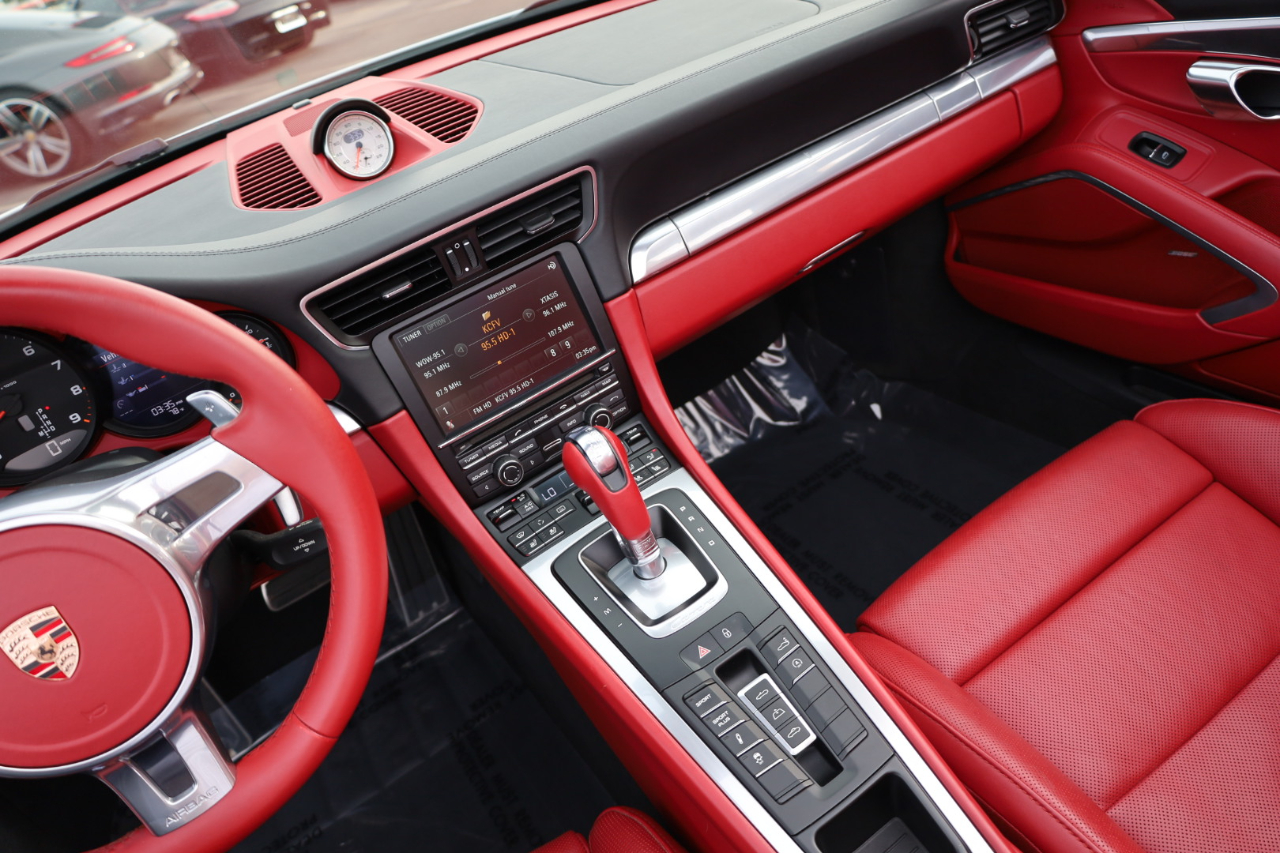 Porsche 911 Carrera S Cabriolet 2013