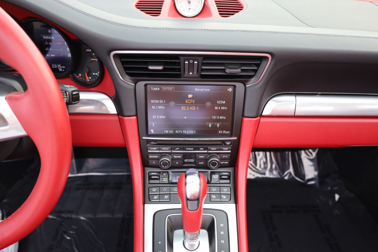 Porsche 911 Carrera S Cabriolet 2013