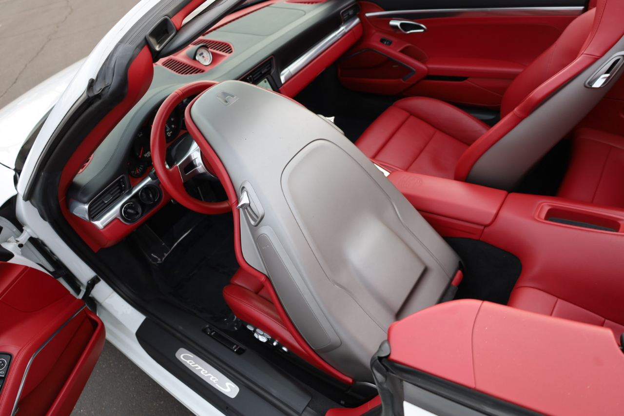 Porsche 911 Carrera S Cabriolet 2013