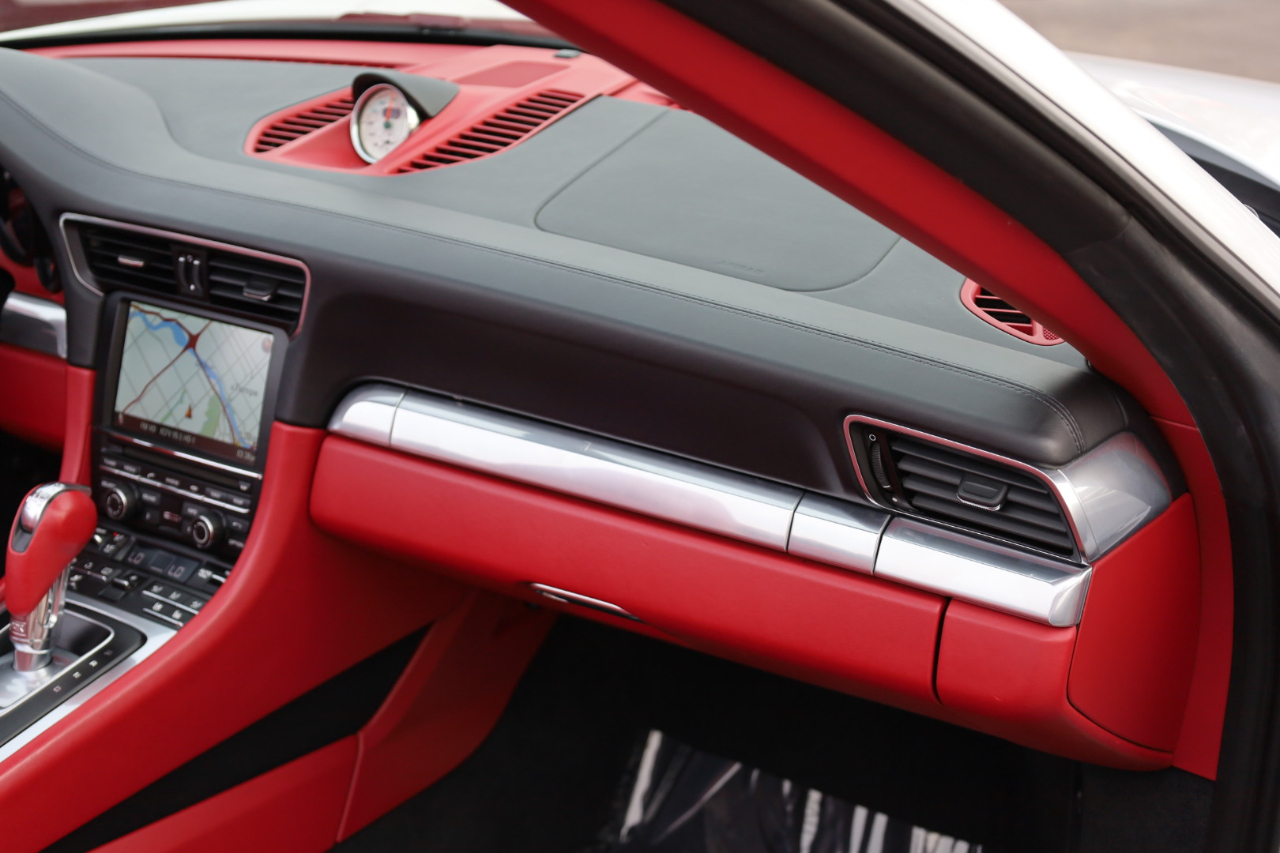 Porsche 911 Carrera S Cabriolet 2013