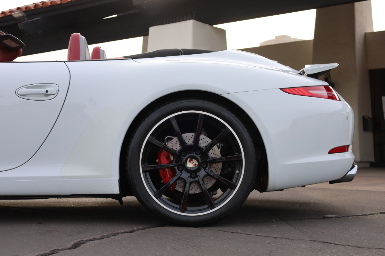 Porsche 911 Carrera S Cabriolet 2013