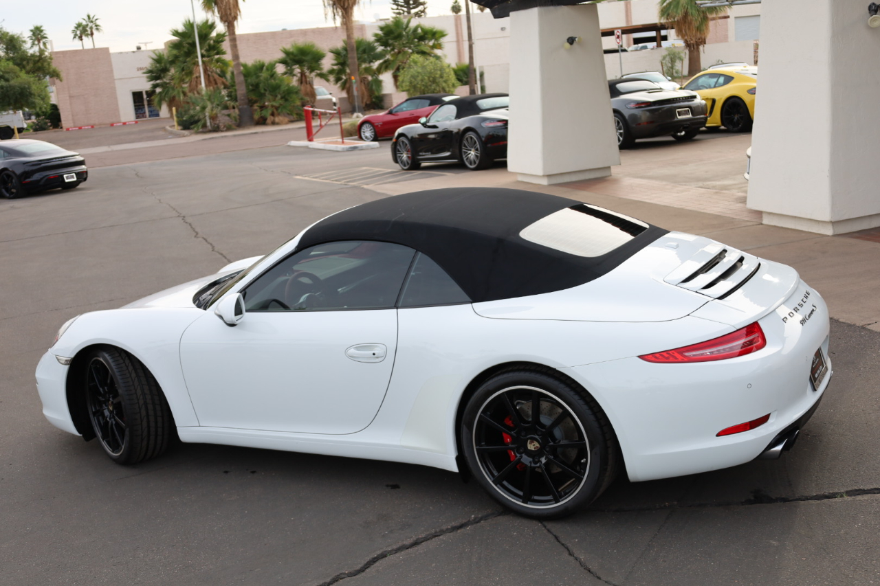 Porsche 911 Carrera S Cabriolet 2013