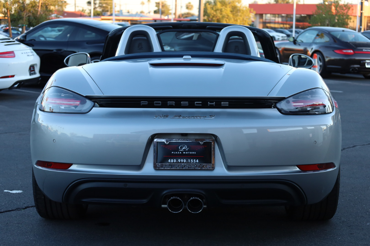 Porsche 718 Boxster S 2017