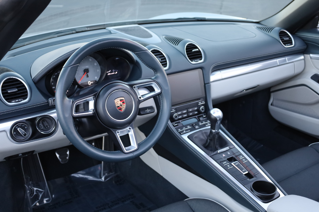 Porsche 718 Boxster S 2017