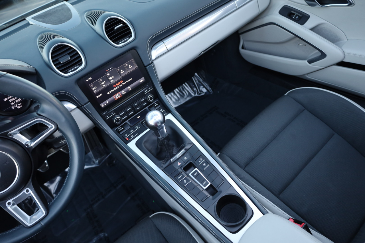 Porsche 718 Boxster S 2017