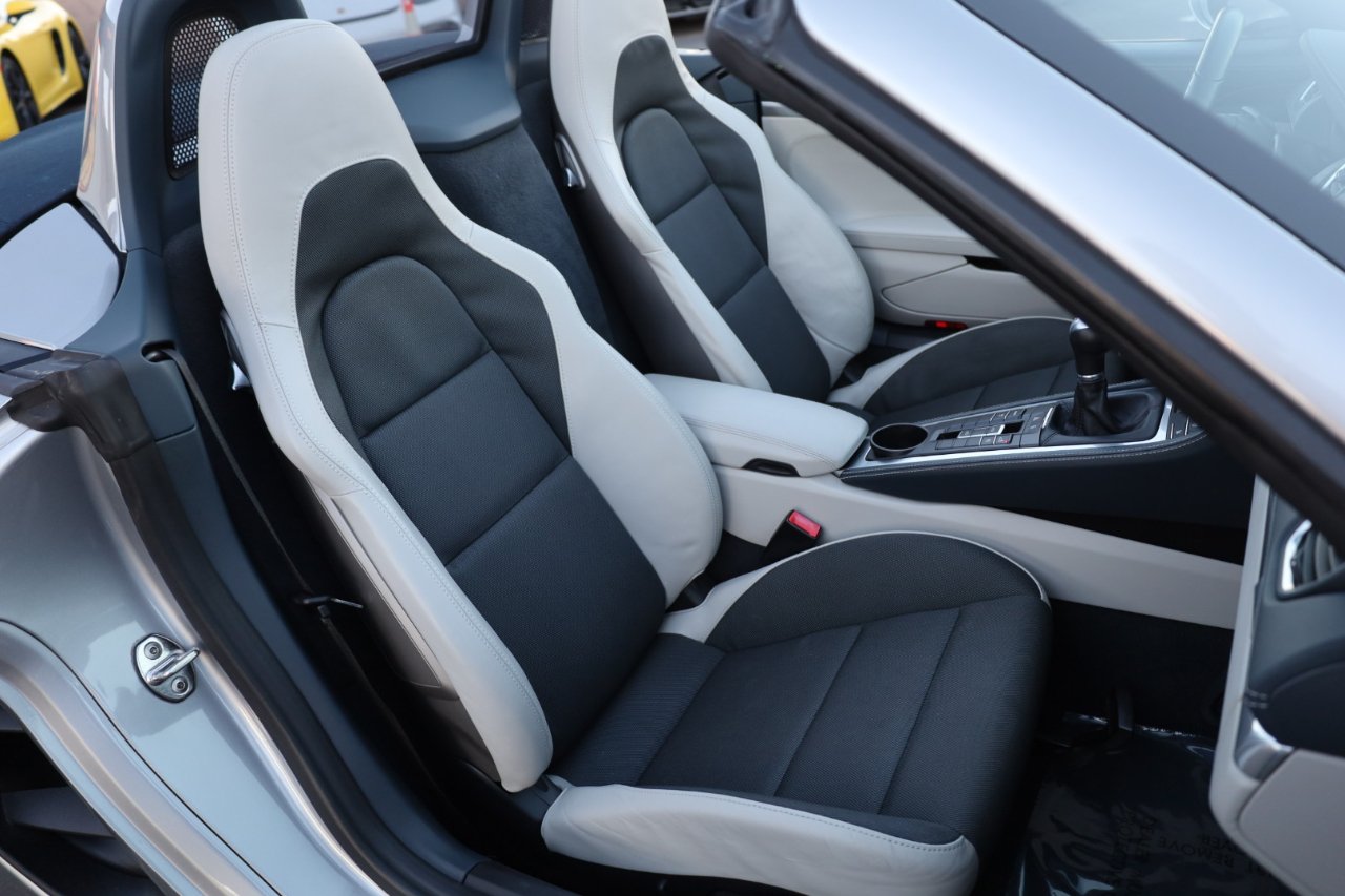 Porsche 718 Boxster S 2017