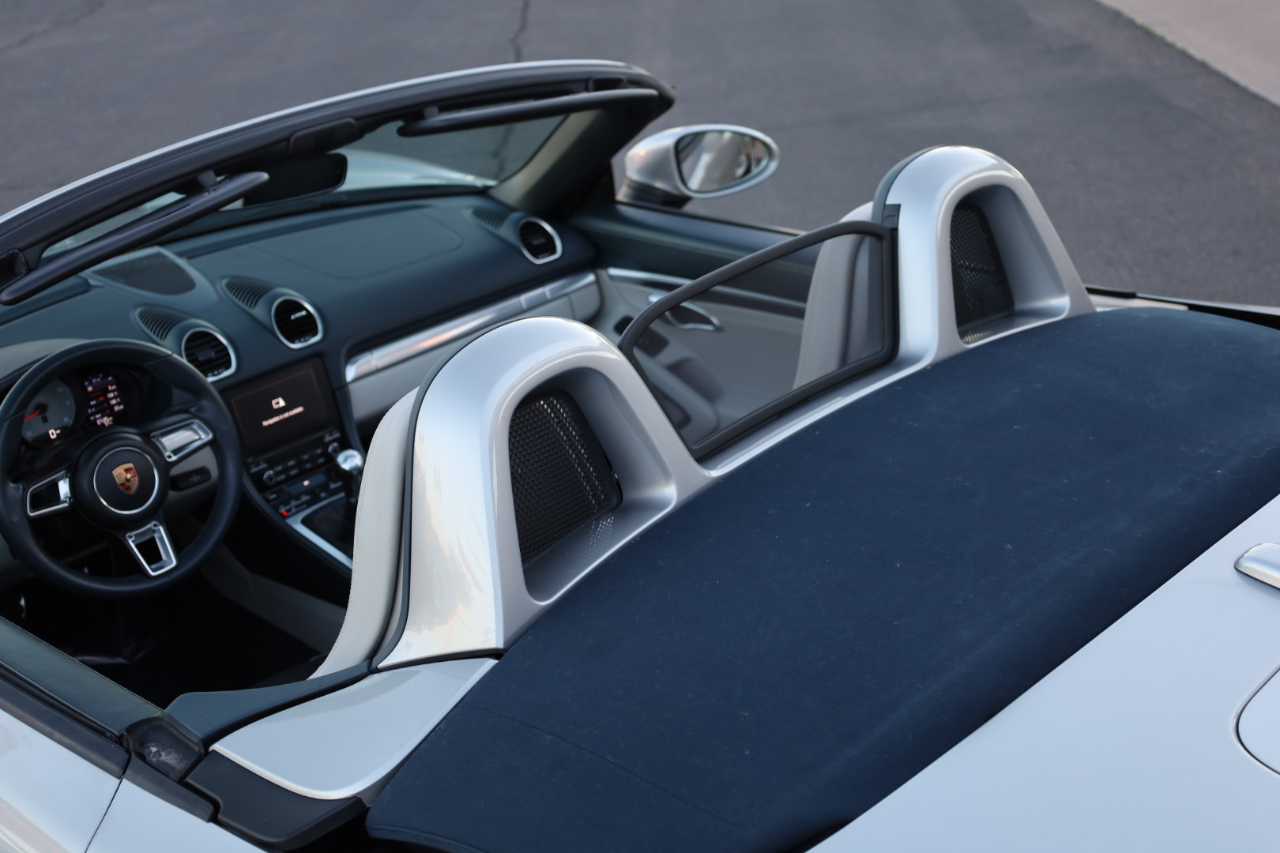 Porsche 718 Boxster S 2017