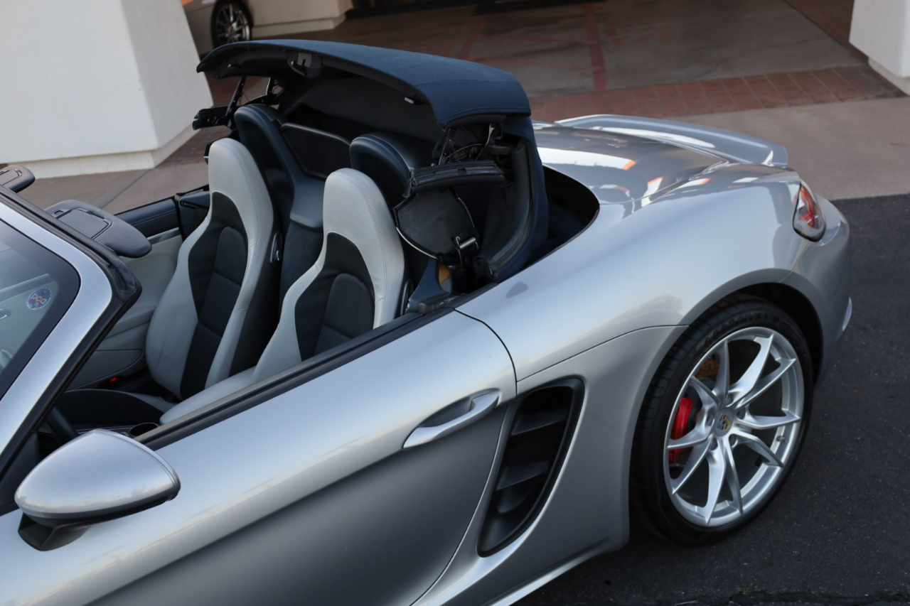 Porsche 718 Boxster S 2017