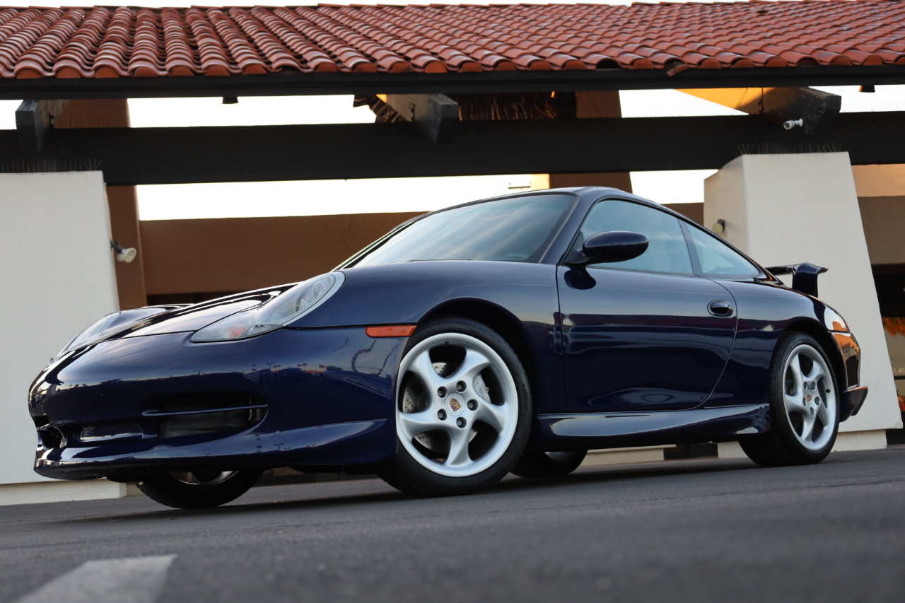 Porsche 911 Carrera 4 2001