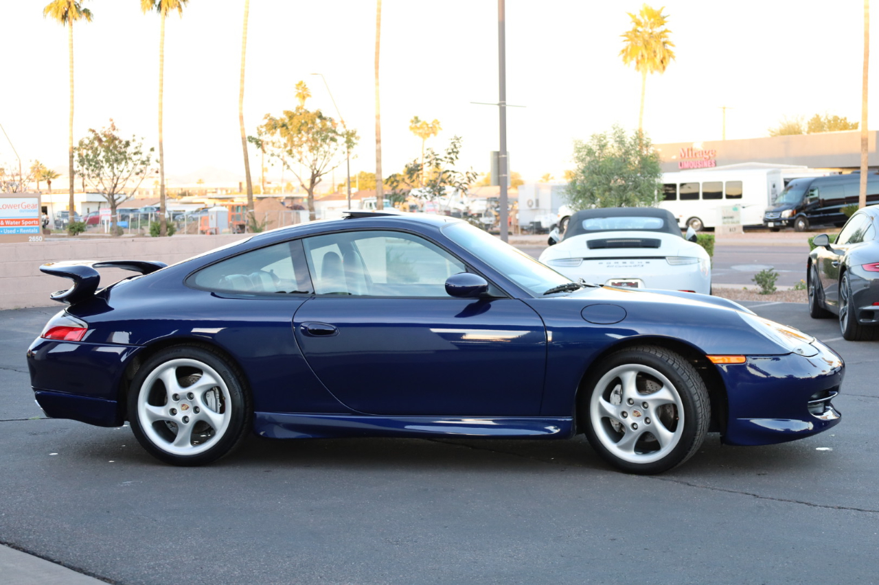 Porsche 911 Carrera 4 2001