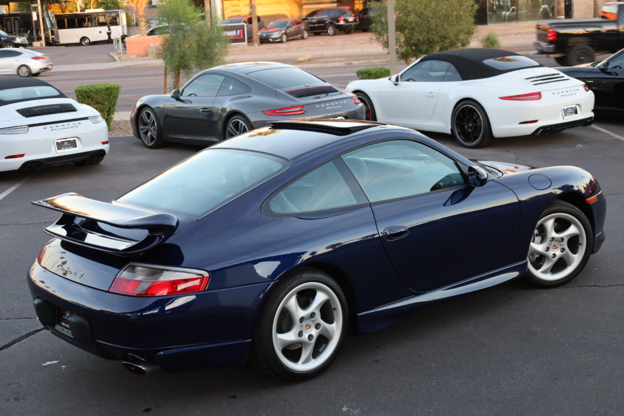 Porsche 911 Carrera 4 2001