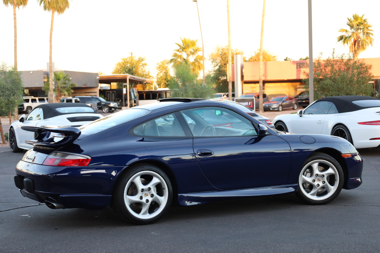 Porsche 911 Carrera 4 2001