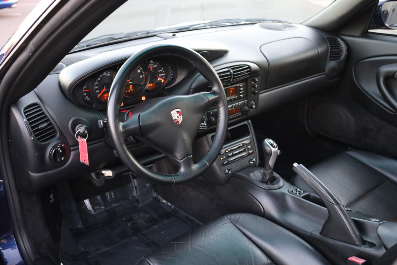 Porsche 911 Carrera 4 2001