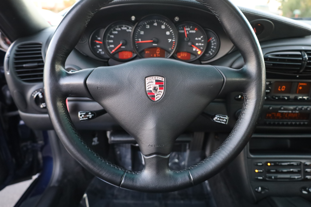 Porsche 911 Carrera 4 2001