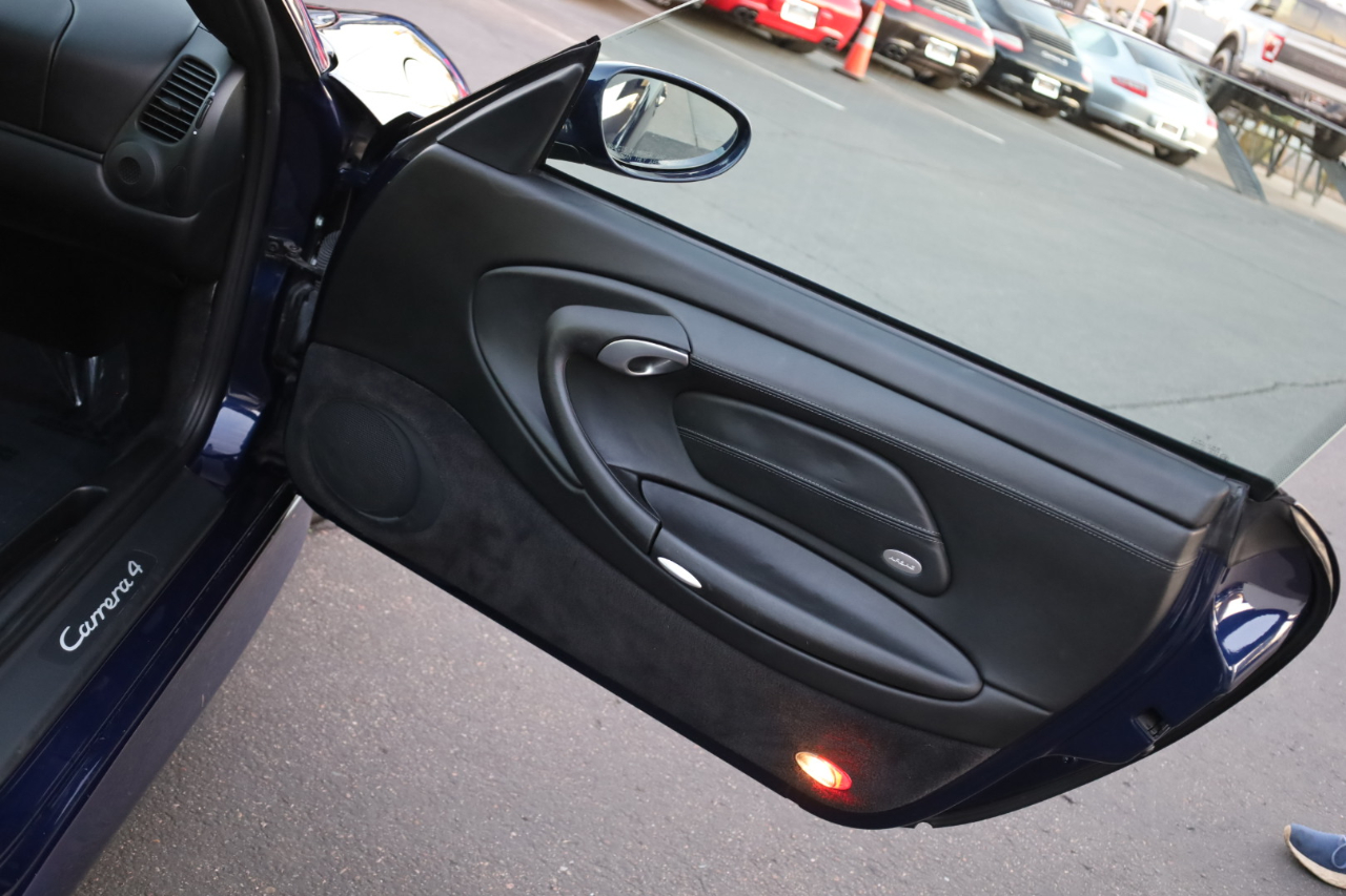 Porsche 911 Carrera 4 2001