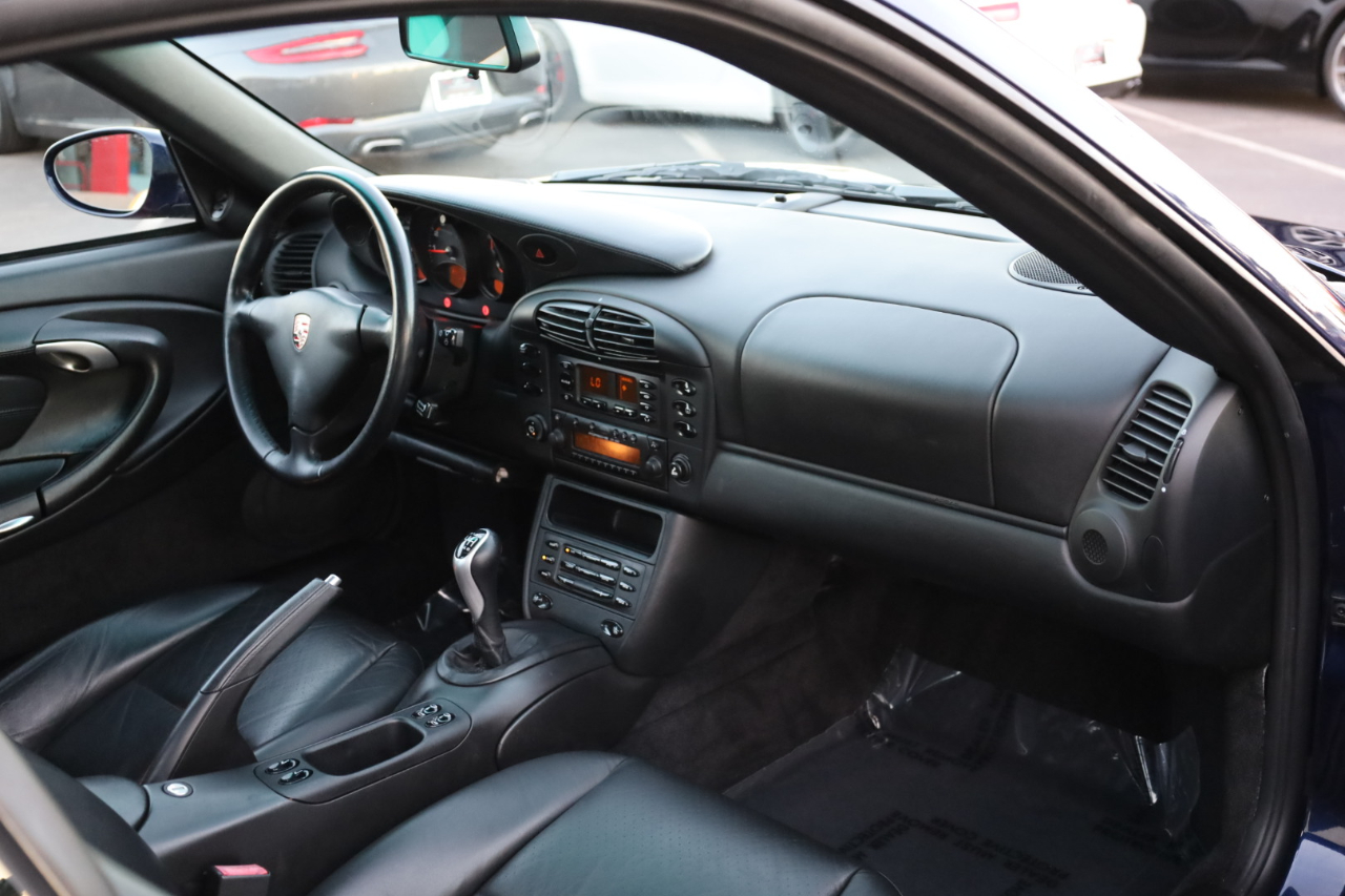 Porsche 911 Carrera 4 2001