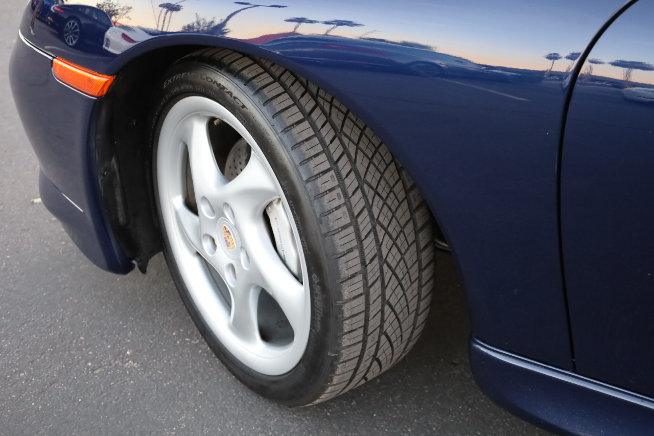 Porsche 911 Carrera 4 2001