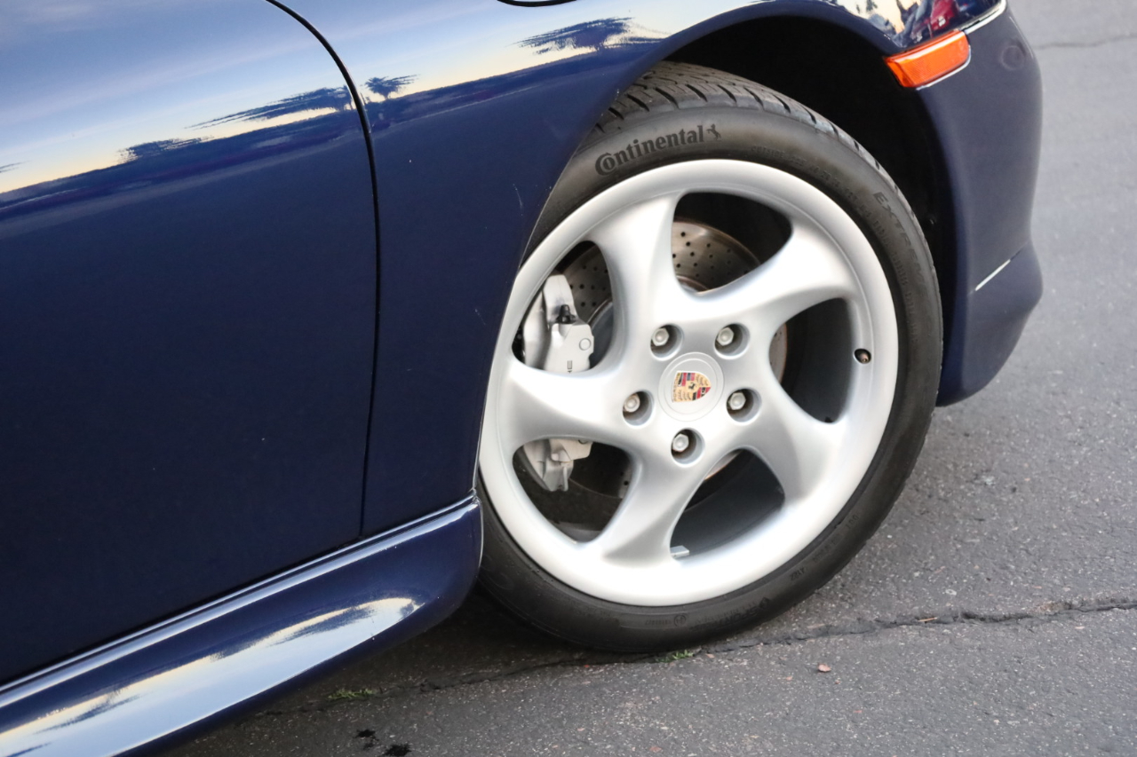 Porsche 911 Carrera 4 2001