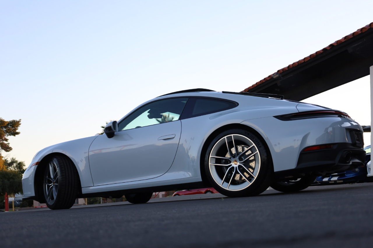 Porsche 911 Carrera Coupe 2025