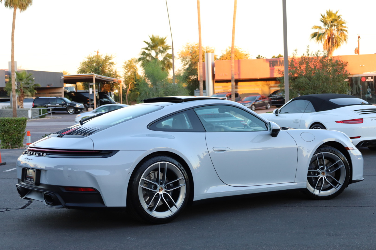 Porsche 911 Carrera Coupe 2025