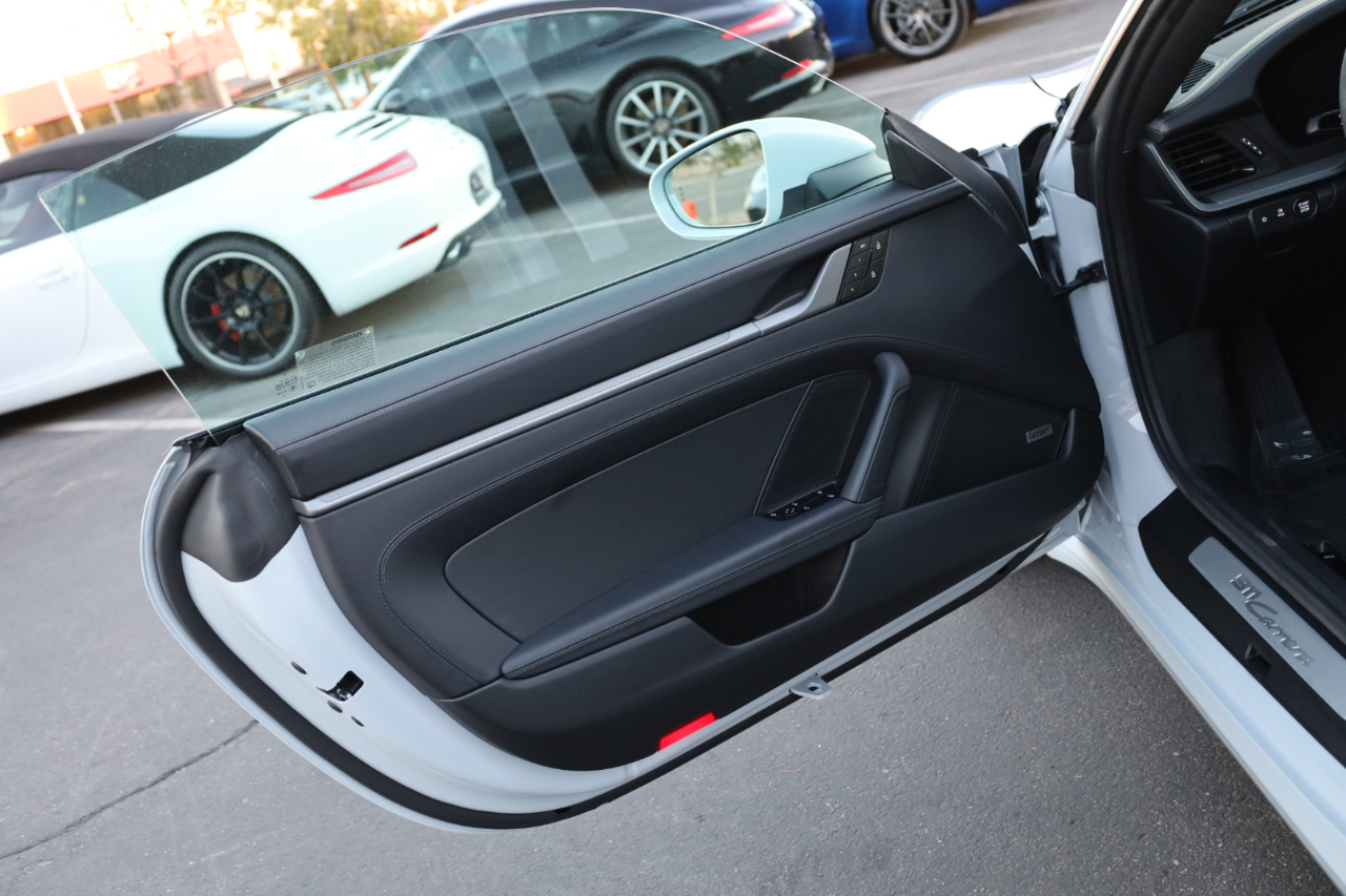 Porsche 911 Carrera Coupe 2025