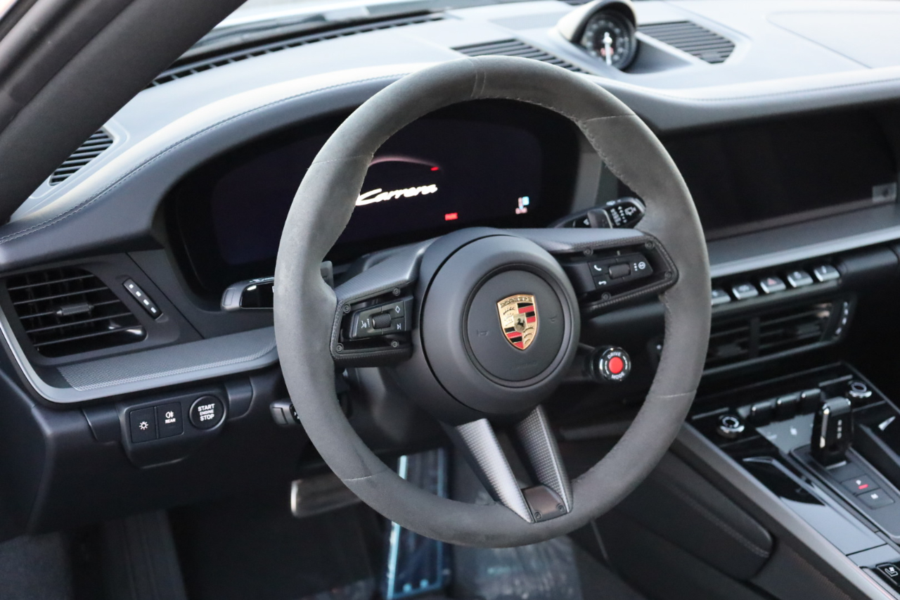 Porsche 911 Carrera Coupe 2025