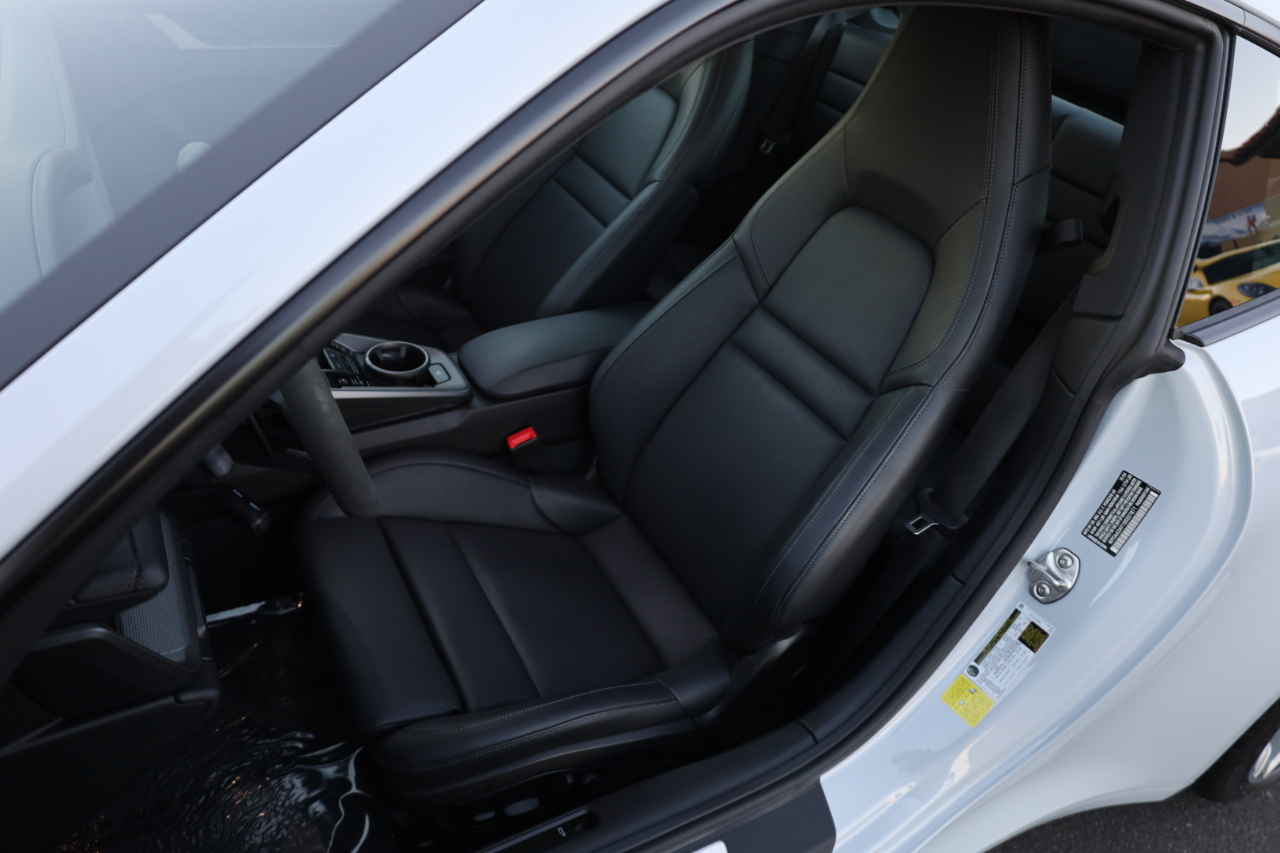 Porsche 911 Carrera Coupe 2025