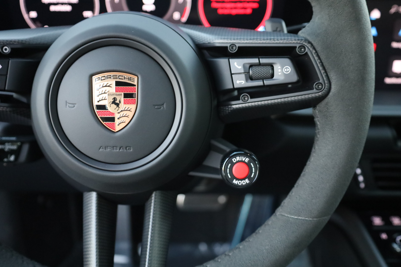 Porsche 911 Carrera Coupe 2025