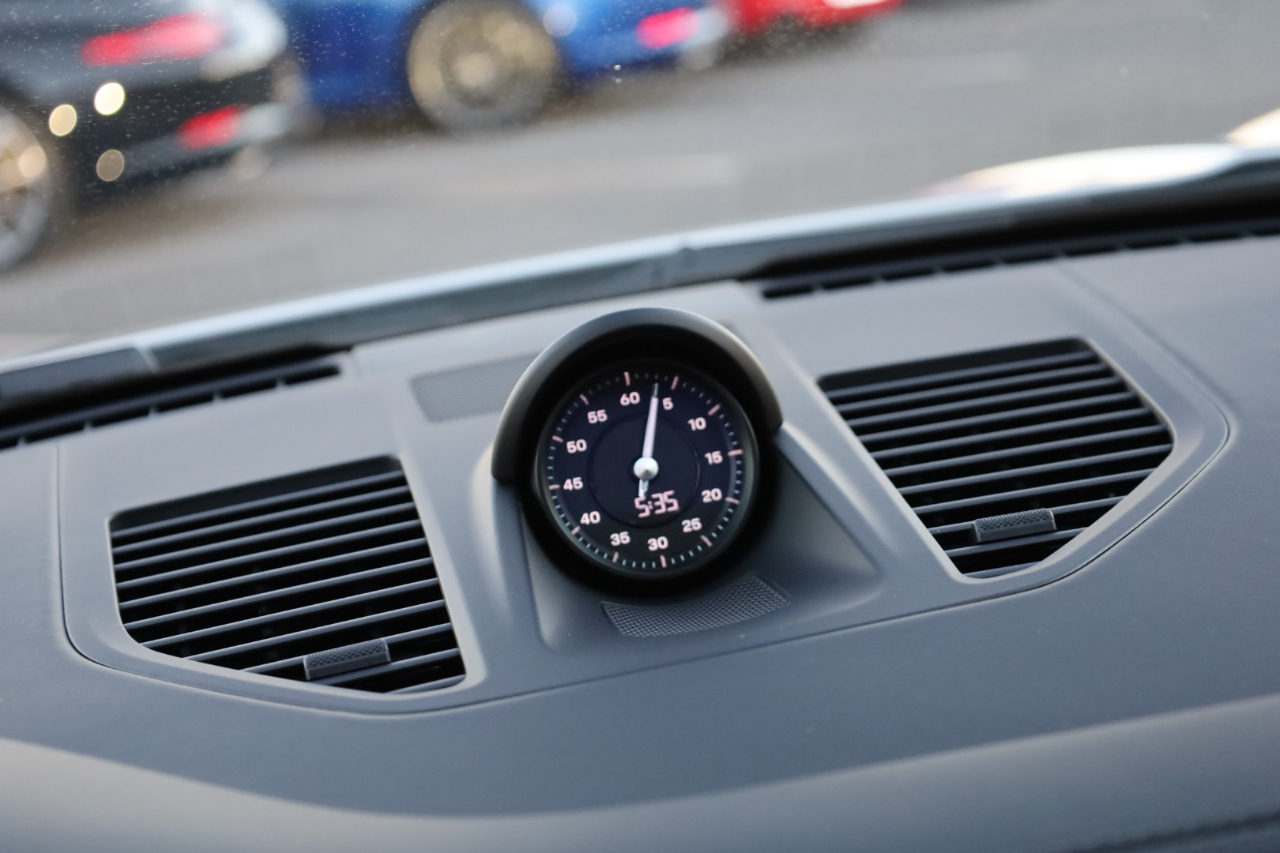 Porsche 911 Carrera Coupe 2025