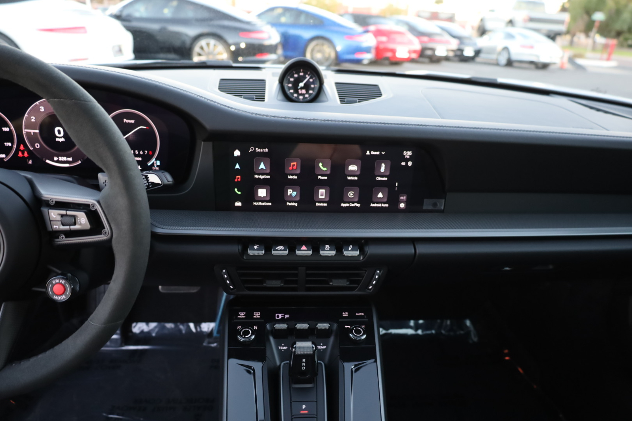 Porsche 911 Carrera Coupe 2025