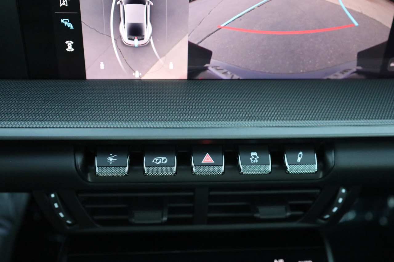 Porsche 911 Carrera Coupe 2025